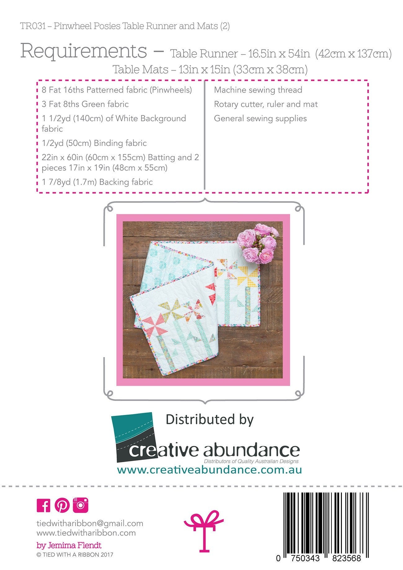 LAST CALL Pinwheel Posies Table Runner and Place Mats Quilt Pattern, Tied with a Ribbon TR031, Fat Eighths Friendly, Flower Quilt Pattern