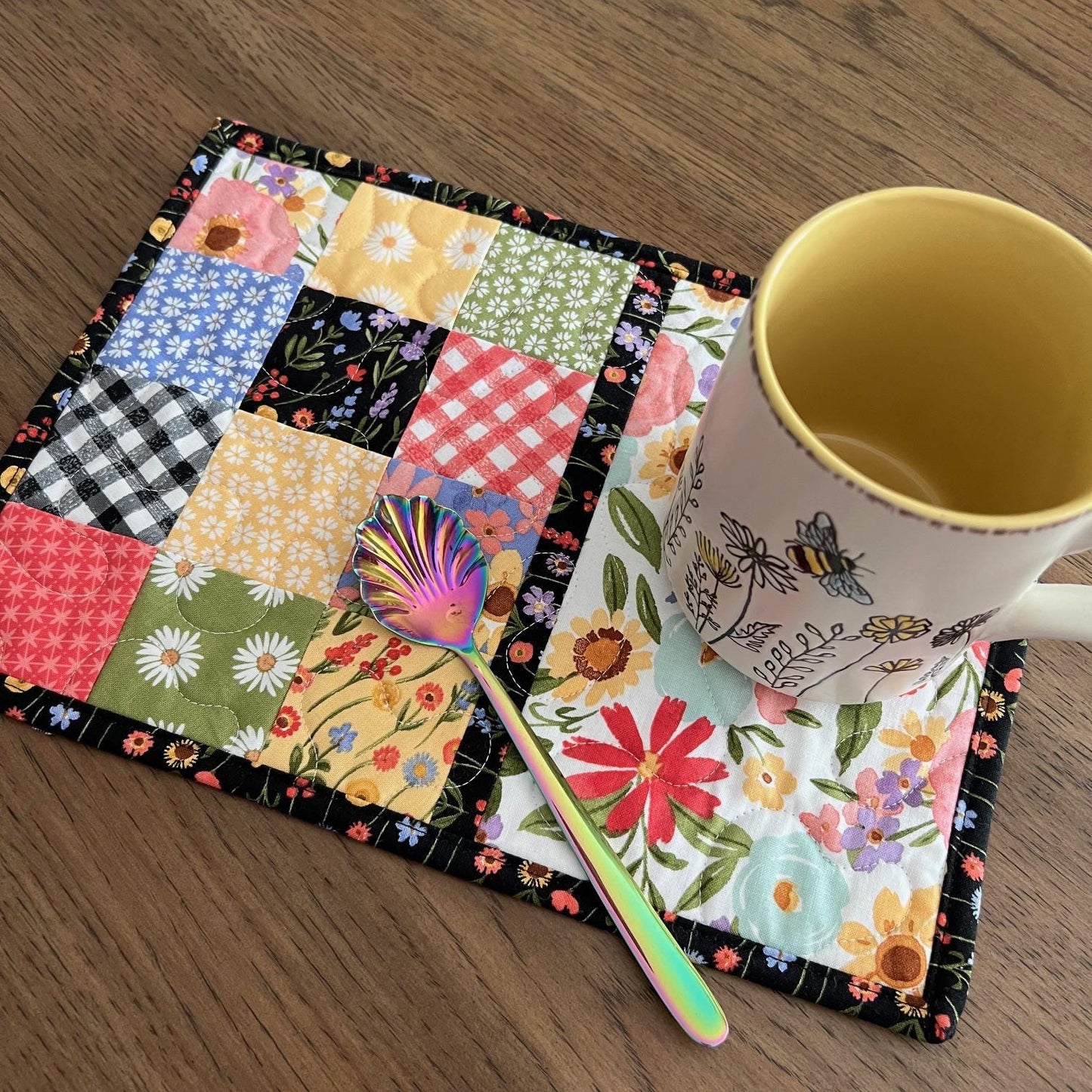 Springtime Floral Quilted Mug Rug, 8.5" x 11.75", Flora No 6 Mini Table Quilt, Small Place Mat Placemats, Snack Mat, Floral Mini Quilt