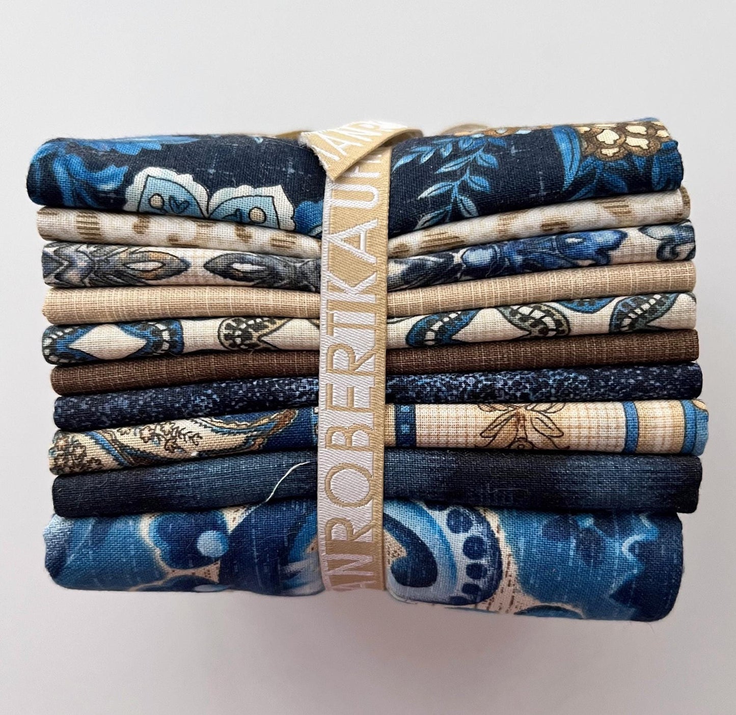 DESTASH Marquis Indigo Colorway Complete Table Runner Kit, Robert Kaufman FQ-748-10, Blue Brown Beige Table Runner Topper Quilt Kit