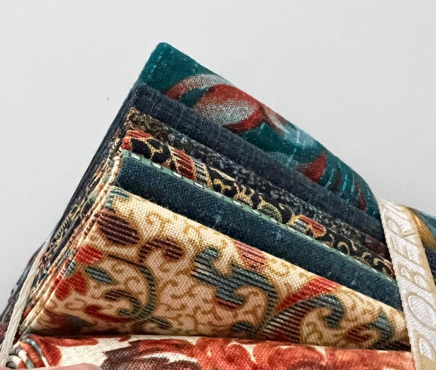 DESTASH Marquis Peacock Colorway Complete Table Runner Kit, Robert Kaufman FQ-749-10, Teal Rust Navy Beige Table Runner Topper Quilt Kit