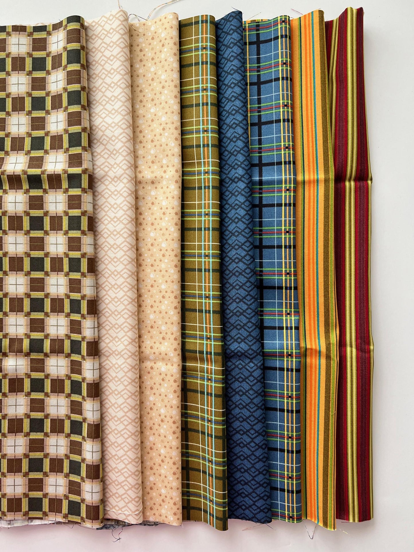 DESTASH Weekend Runners Too Table Runner Kit, Connecting Threads, Stars Table Runner Topper Quilt Kit, Deanne Eisenman