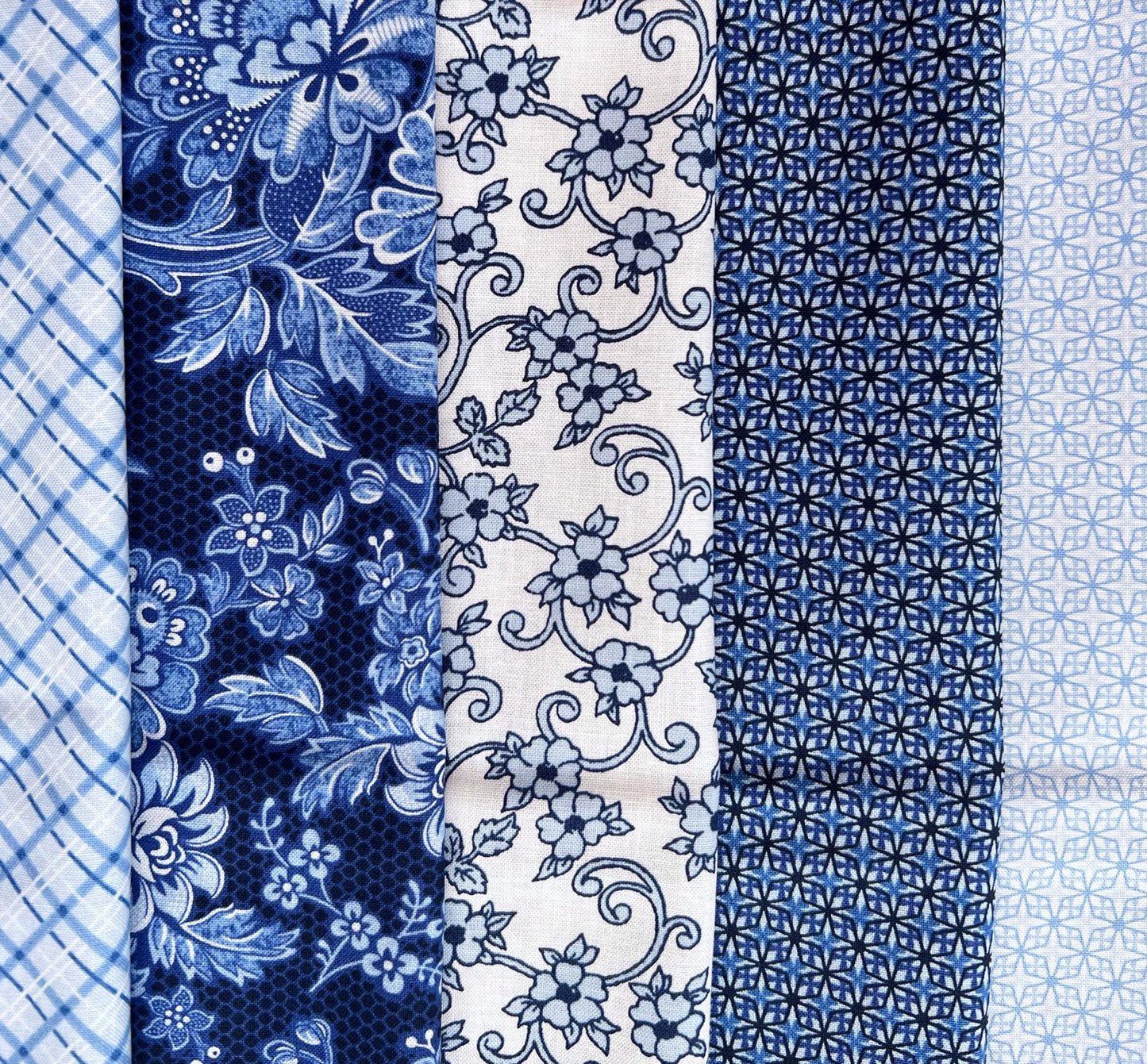 DESTASH Weaver's Waltz Twin Quilt Kit, Connecting Threads Tea Service, Blue White Floral Twin Size Quilt Kit