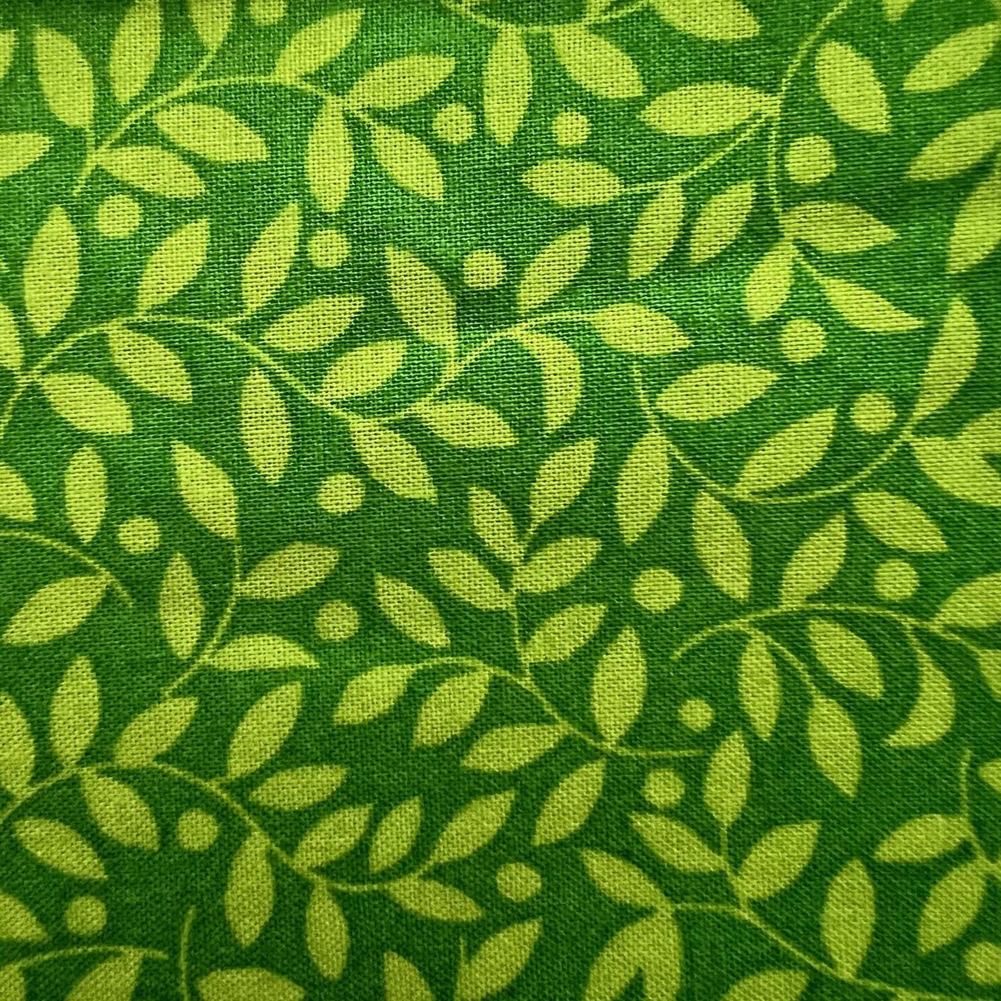 DESTASH Suzette 16 Fat Quarter Bundle, Clotilde 270576, Green Blue Pink Floral Fat Quarters