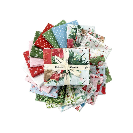 Santa Paws 18 Fat Quarter Bundle with Panel, Clothworks FQ0503, Christmas Xmas Animals Quilt Fabric