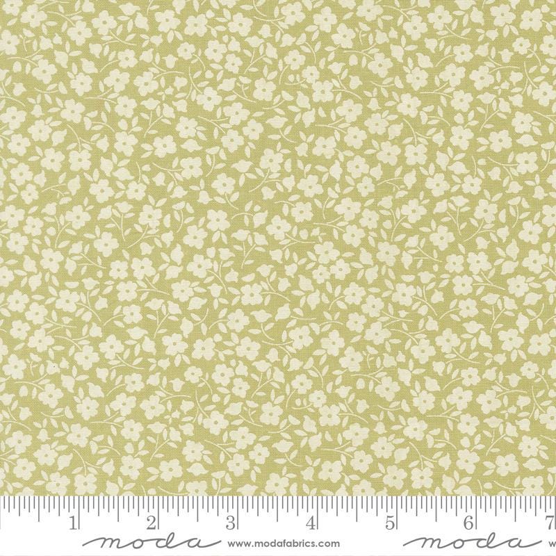 Sunbonnet - Wild Blooms Cream Flowers on Green Fabric, Moda 31766 18 Pear, Small Floral Blender Fabric, My Sew Quilty Life, By the Yard
