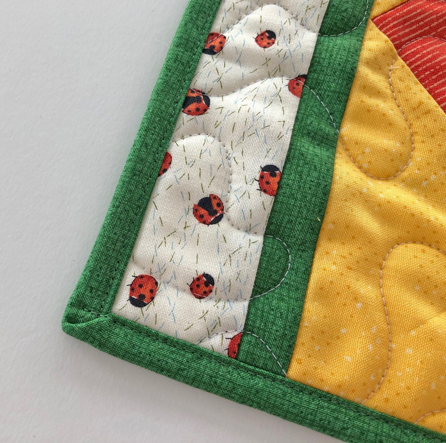 Yellow Sunflower Quilted Mug Rug, 9.25" x 13.25", Mini Table Quilt, Small Place Mat Placemats, Snack Mat, Floral Mini Quilt