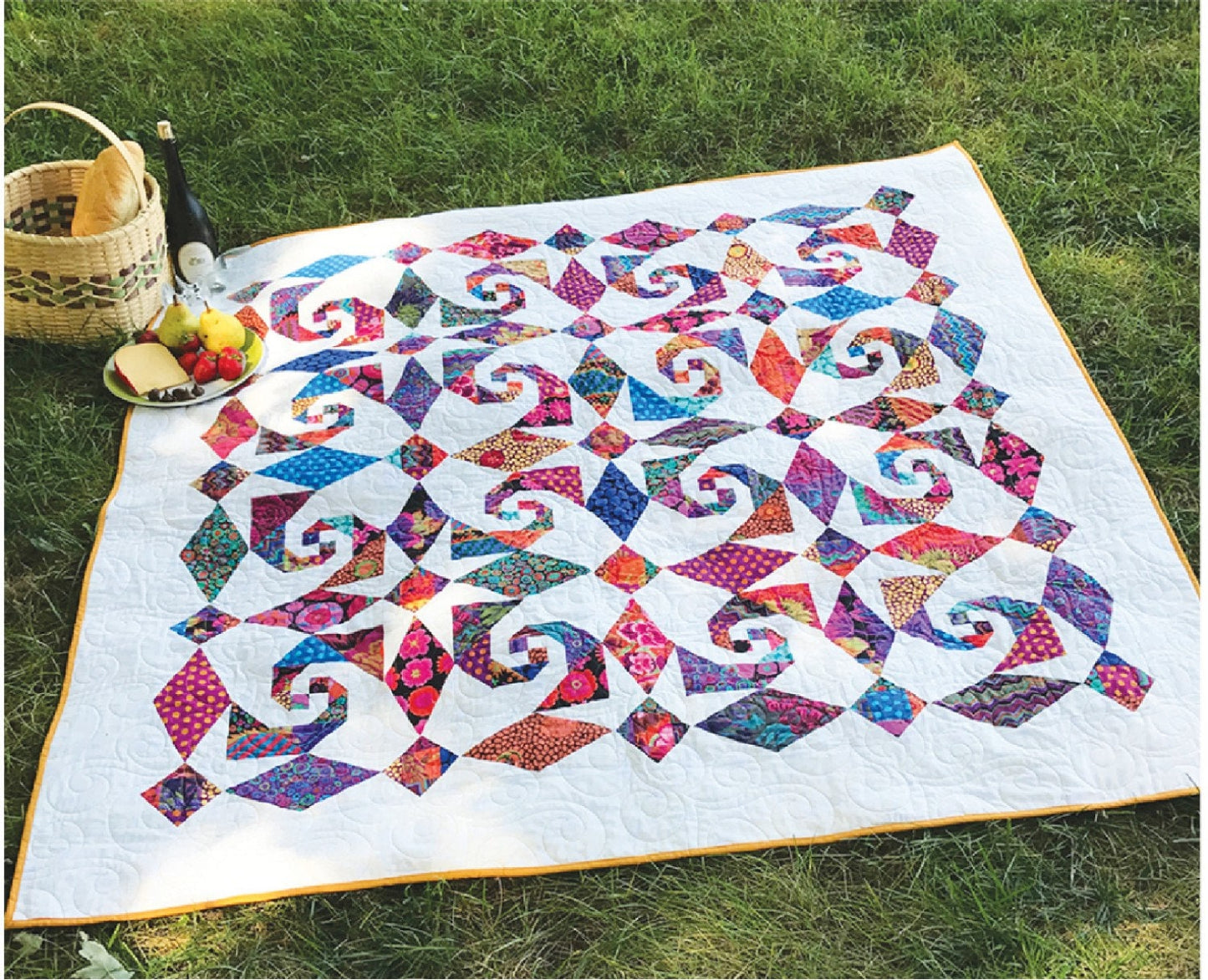 Snails Trail Al Fresco Quilt Pattern, Cut Loose Press CLPJAW068, Square Lap Throw Quilt, Uses Creative Grids Specialty Rulers