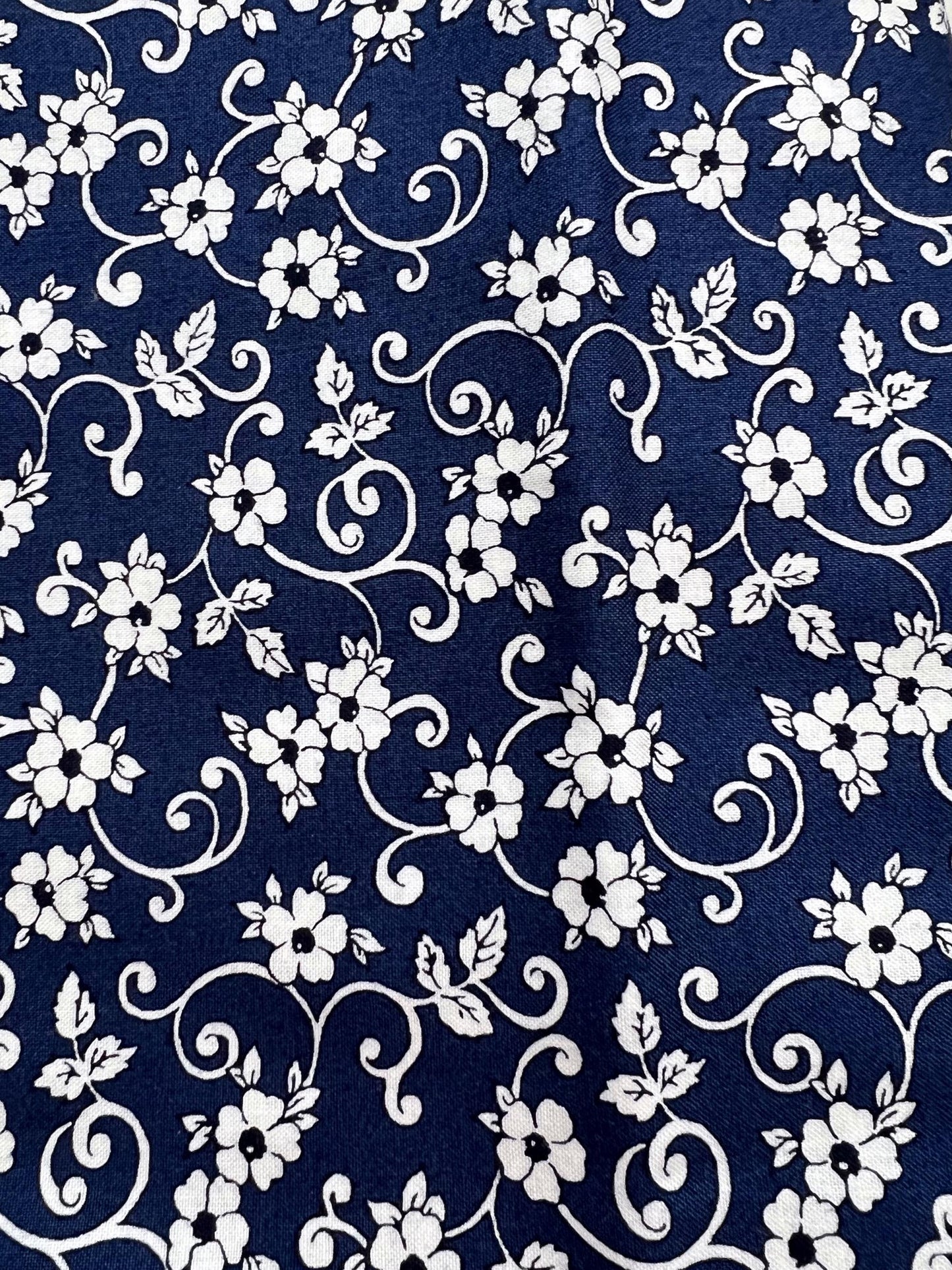 DESTASH Weaver's Waltz Twin Quilt Kit, Connecting Threads Tea Service, Blue White Floral Twin Size Quilt Kit