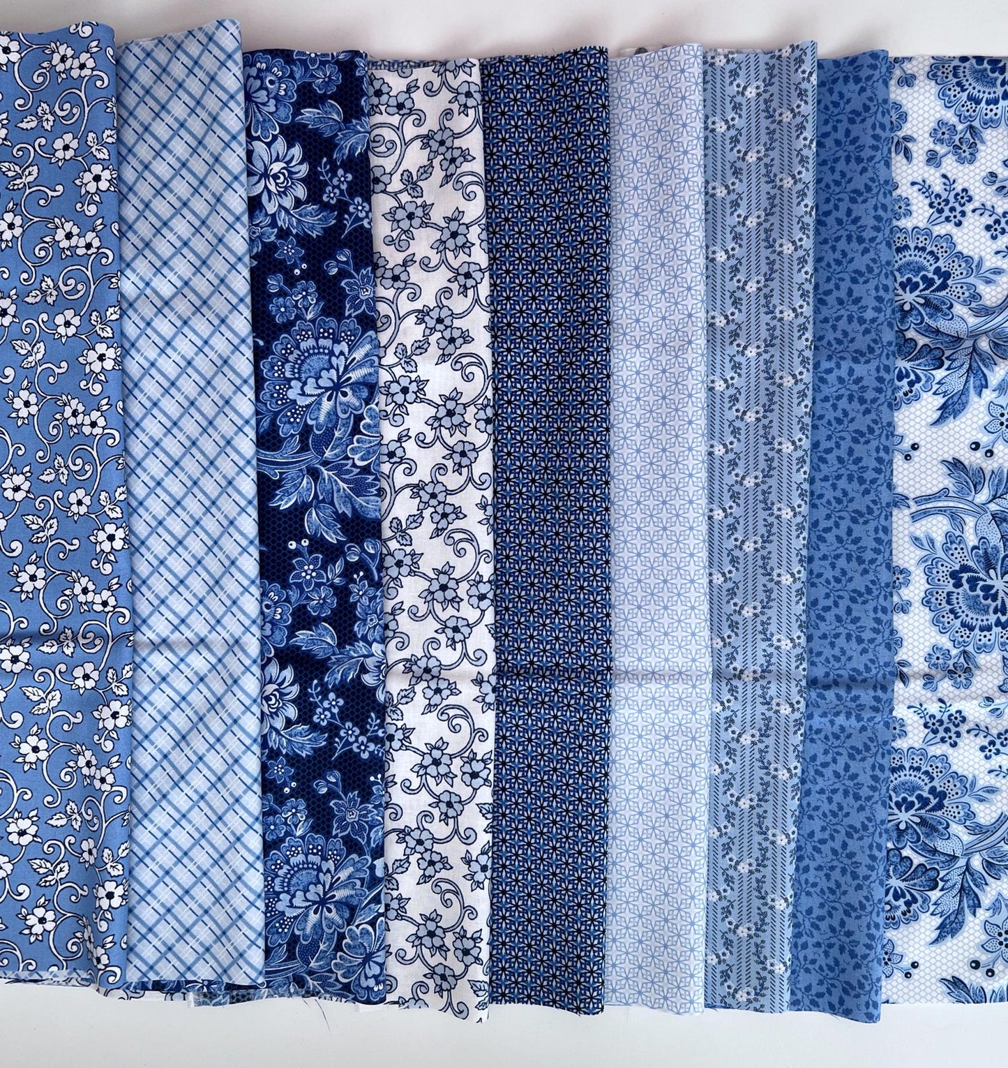 DESTASH Weaver's Waltz Twin Quilt Kit, Connecting Threads Tea Service, Blue White Floral Twin Size Quilt Kit