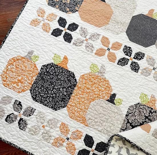 Pumpkin Harvest Quilt Pattern, The Pattern Basket TPB2007, Fat Quarter FQ Friendly Autumn Fall Halloween Pumpkins Throw Quilt Pattern