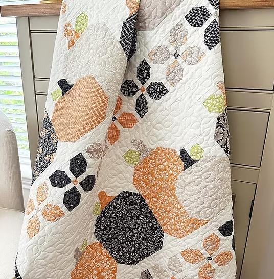 Pumpkin Harvest Quilt Pattern, The Pattern Basket TPB2007, Fat Quarter FQ Friendly Autumn Fall Halloween Pumpkins Throw Quilt Pattern