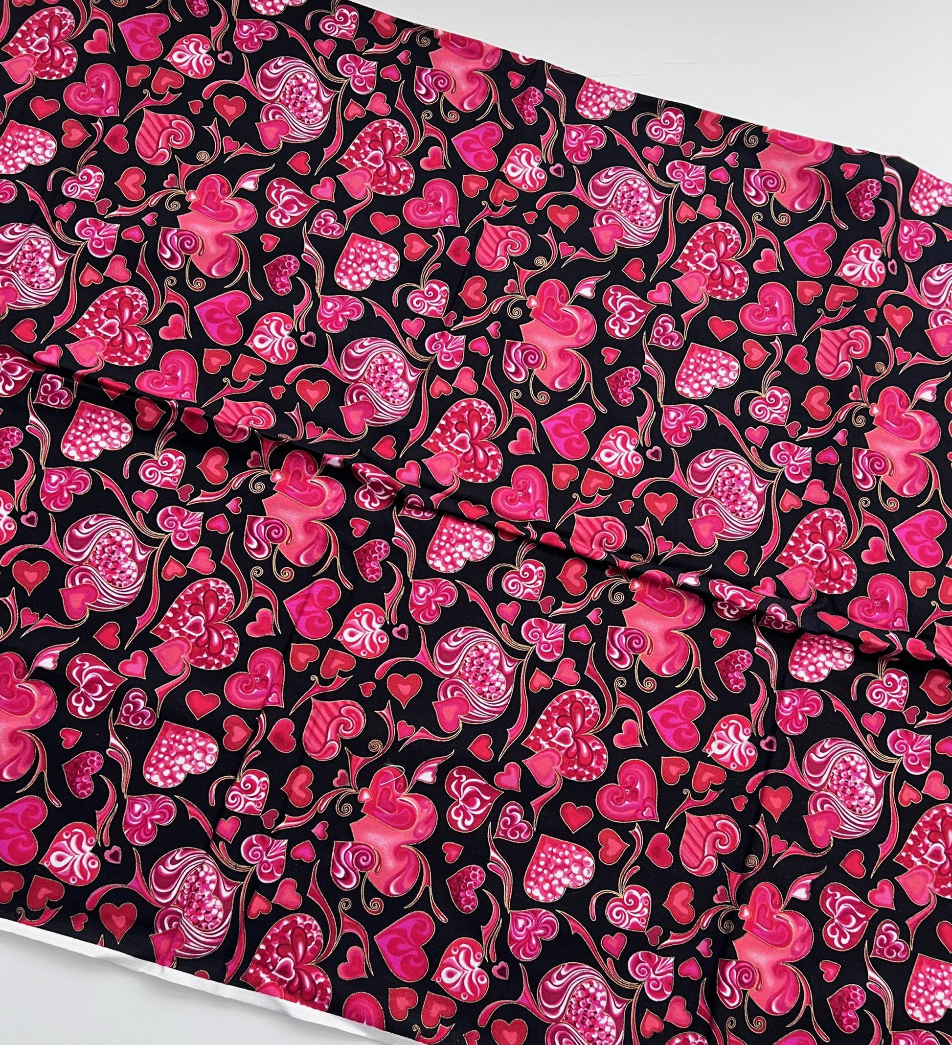 REMNANT 35" of Hearts of Gold - Red Pink Hearts on Black Fabric, Hoffman L4172, Gold Metallic Valentine's Day Fabric