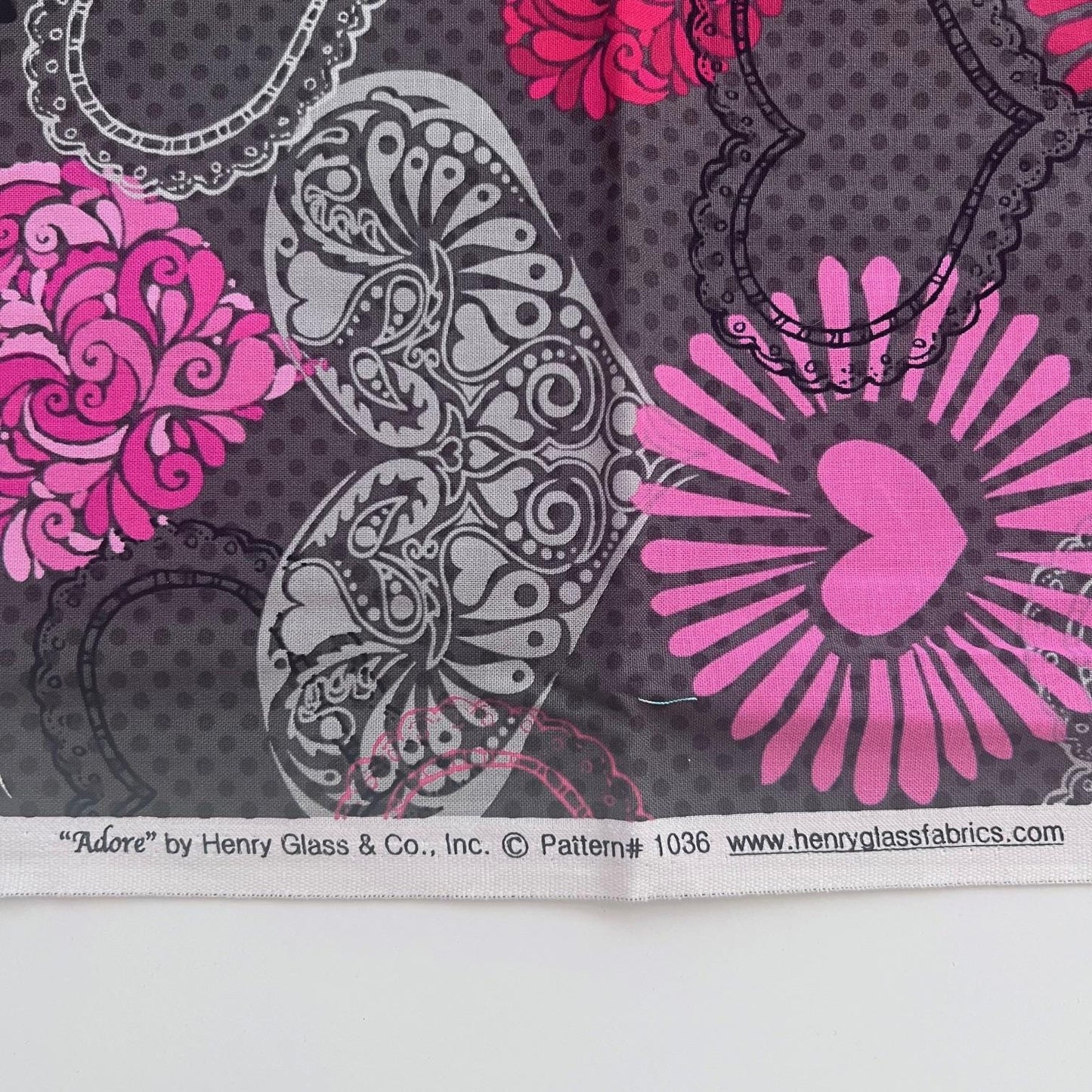 DESTASH Adore - 1 Yard Cut of Pink Red Hearts on Gray Fabric, Henry Glass & Co 1036, Modern Valentine's Day Fabric