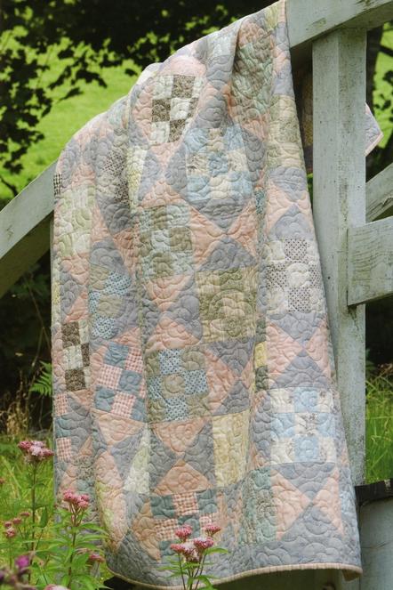 Jelly Roll Quilts Pattern Book, Pam and Nicky Lintott Z2175, 17 Strip Roll Project Designs, Patterns for Precuts