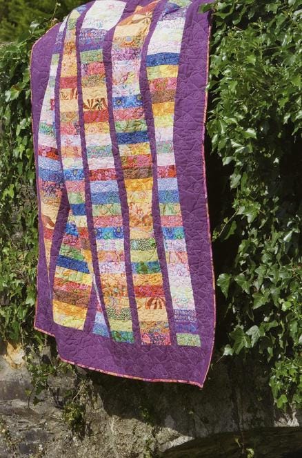 Jelly Roll Quilts Pattern Book, Pam and Nicky Lintott Z2175, 17 Strip Roll Project Designs, Patterns for Precuts
